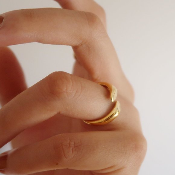 NEW 18K Gold Plated Open Hug Ring - Picture 8 of 11